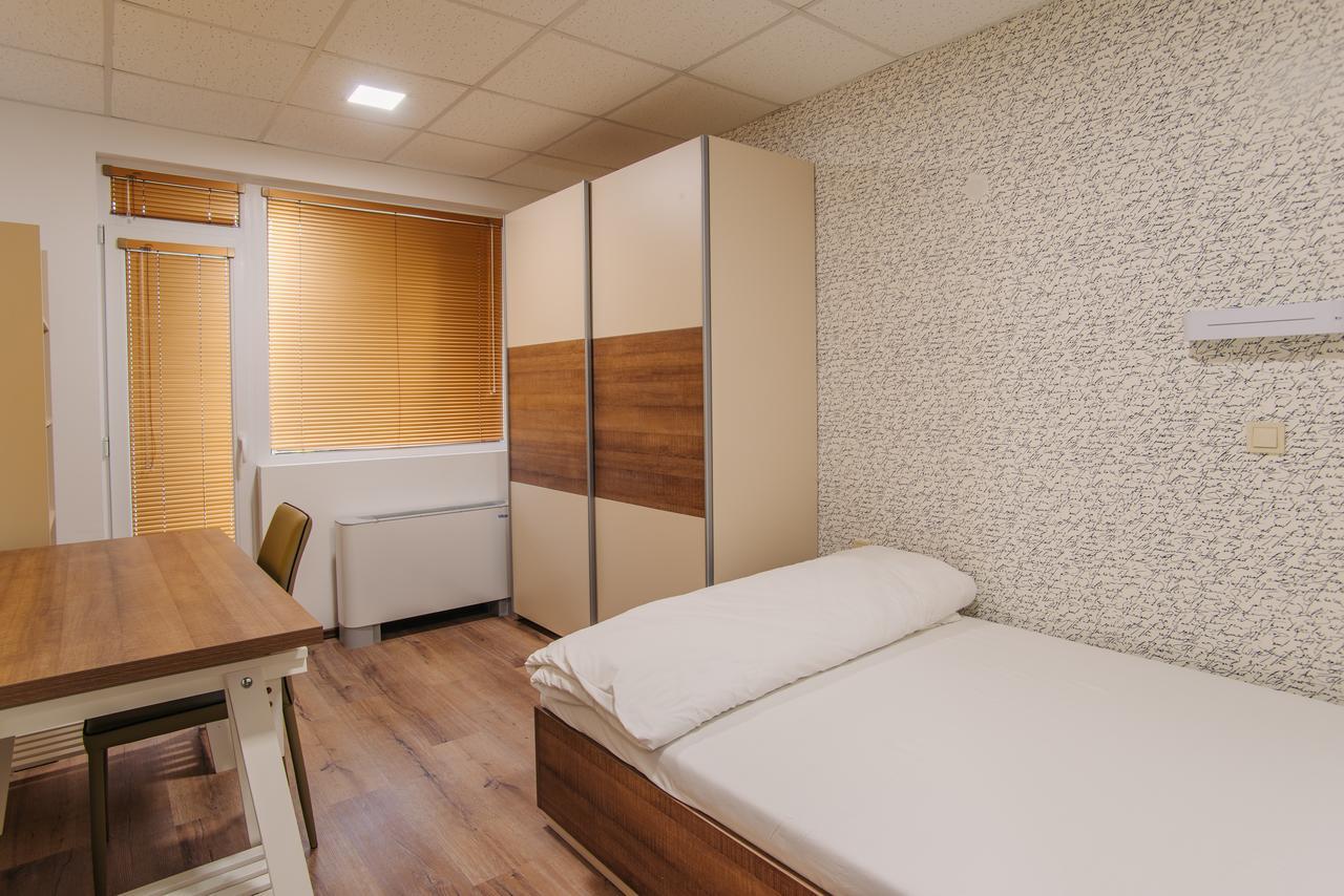 Pansion Storgozia Aparthotel Pleven Esterno foto