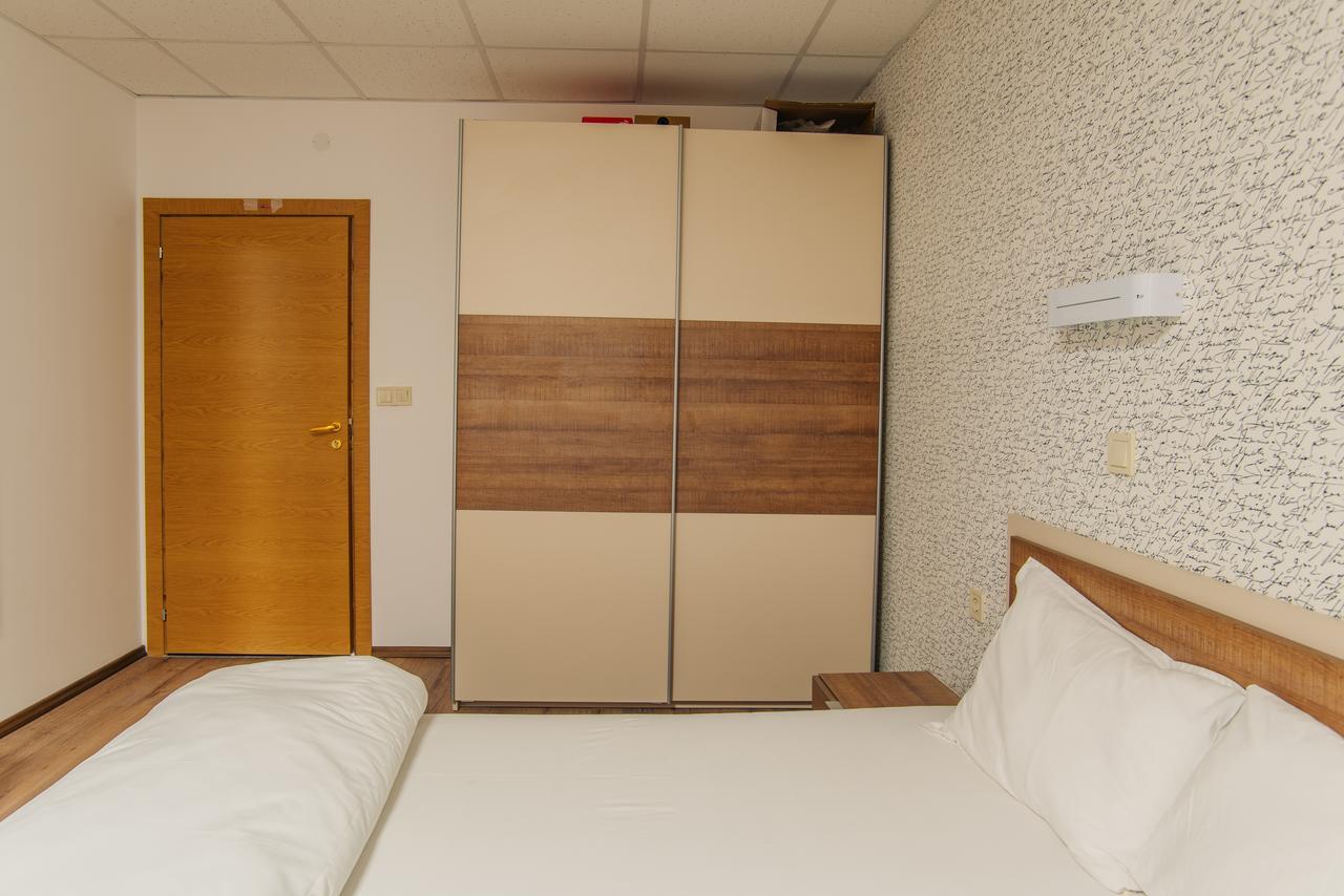 Pansion Storgozia Aparthotel Pleven Esterno foto