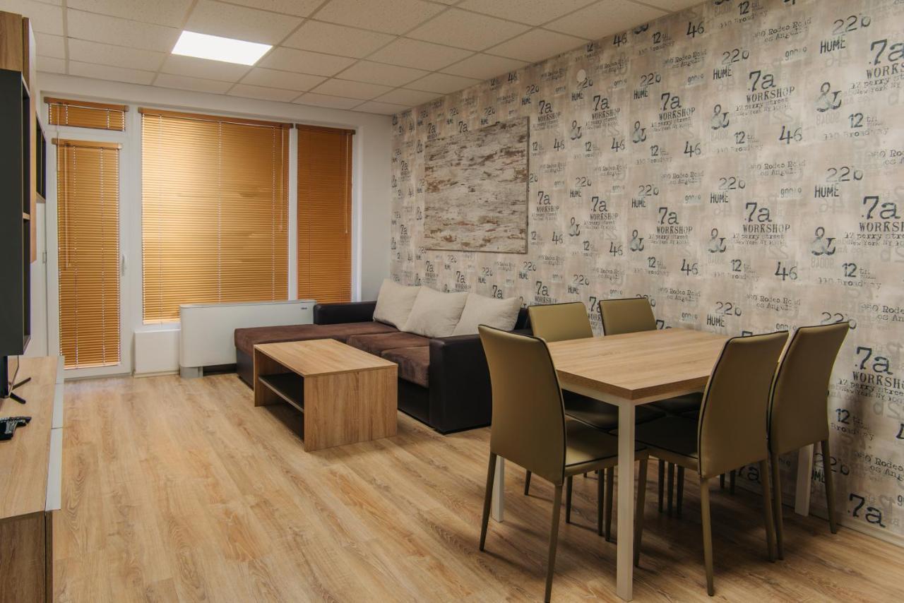 Pansion Storgozia Aparthotel Pleven Esterno foto