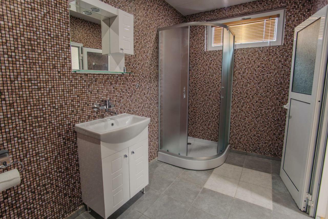 Pansion Storgozia Aparthotel Pleven Esterno foto
