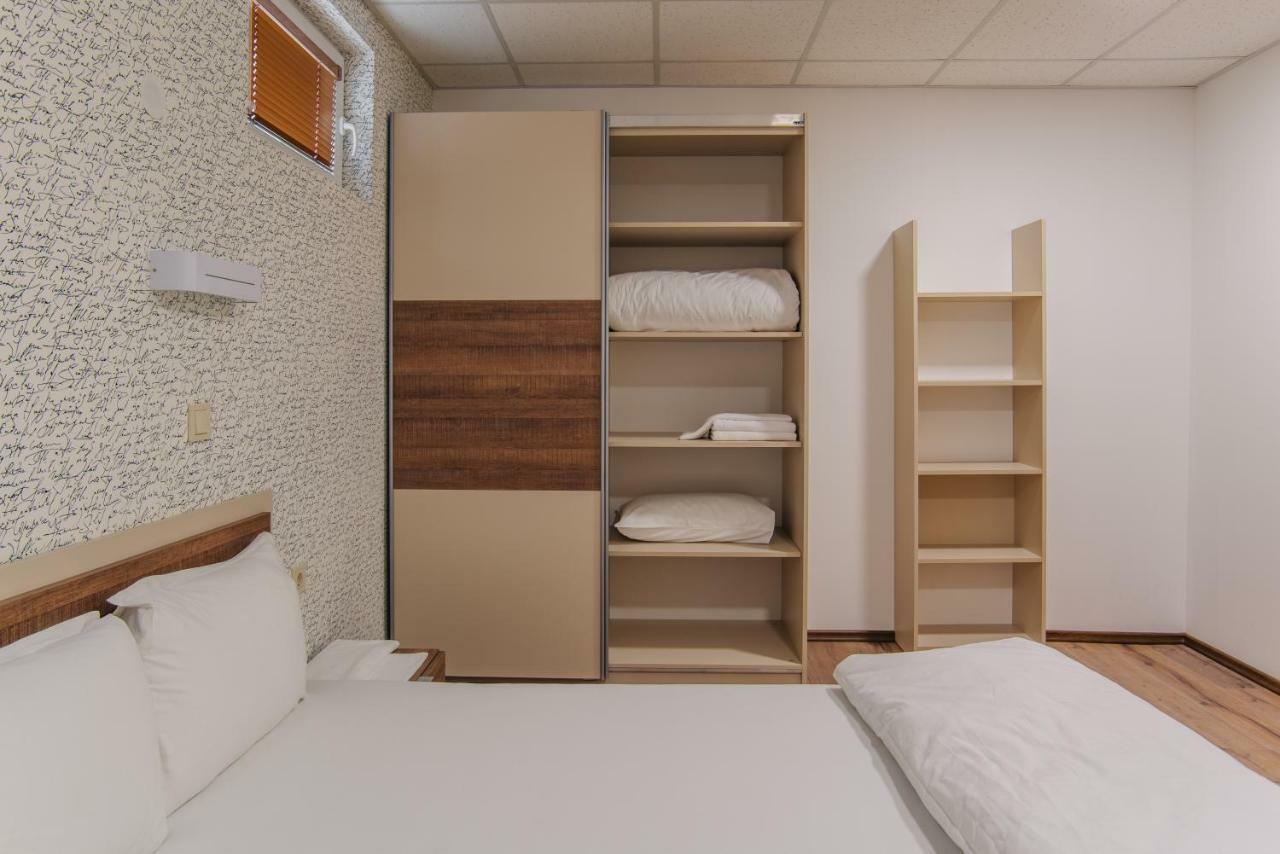 Pansion Storgozia Aparthotel Pleven Esterno foto